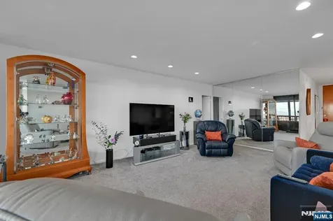 5 Horizon Road Fort Lee NJ 07024