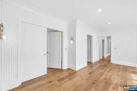 121 Jacquelin Avenue Ho-ho-kus NJ 07423