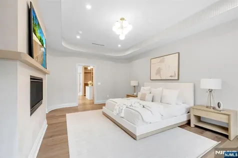 121 Jacquelin Avenue Ho-ho-kus NJ 07423