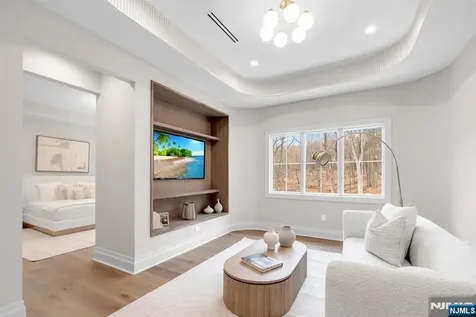 121 Jacquelin Avenue Ho-ho-kus NJ 07423