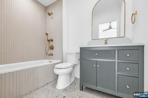 121 Jacquelin Avenue Ho-ho-kus NJ 07423