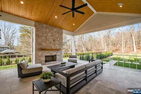 121 Jacquelin Avenue Ho-ho-kus NJ 07423