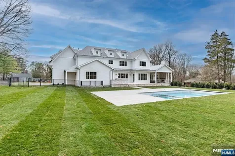 121 Jacquelin Avenue Ho-ho-kus NJ 07423