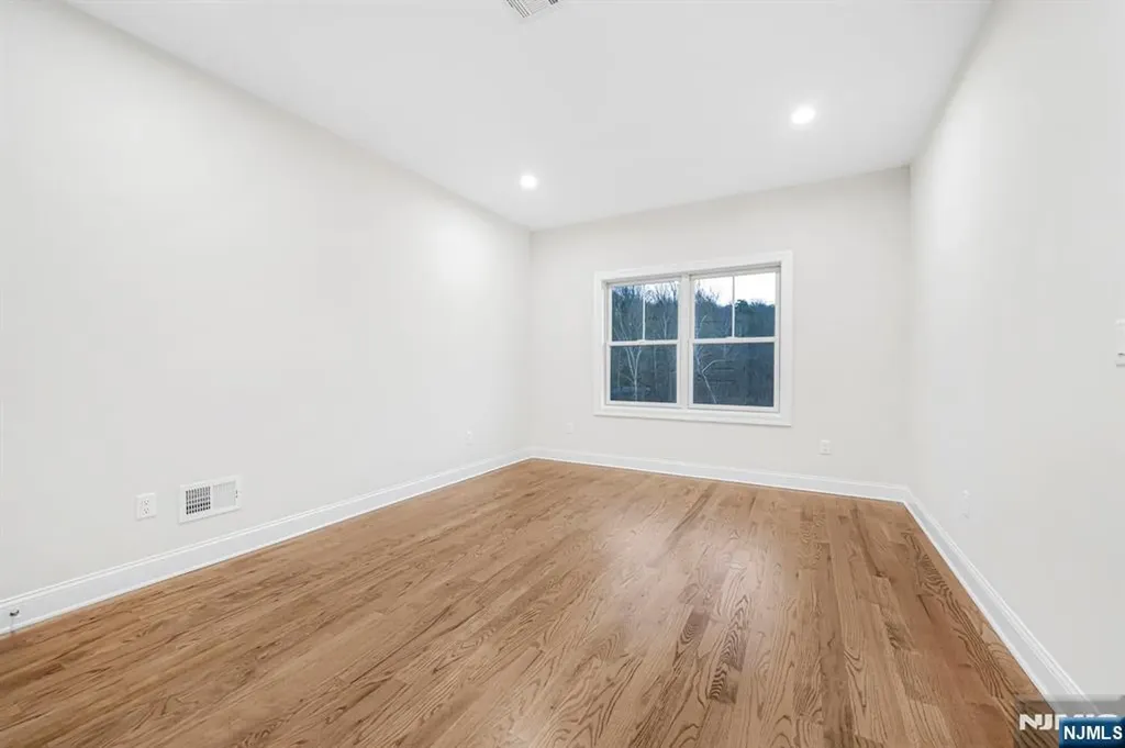 18 Birdie Lane Boonton Town NJ 07005