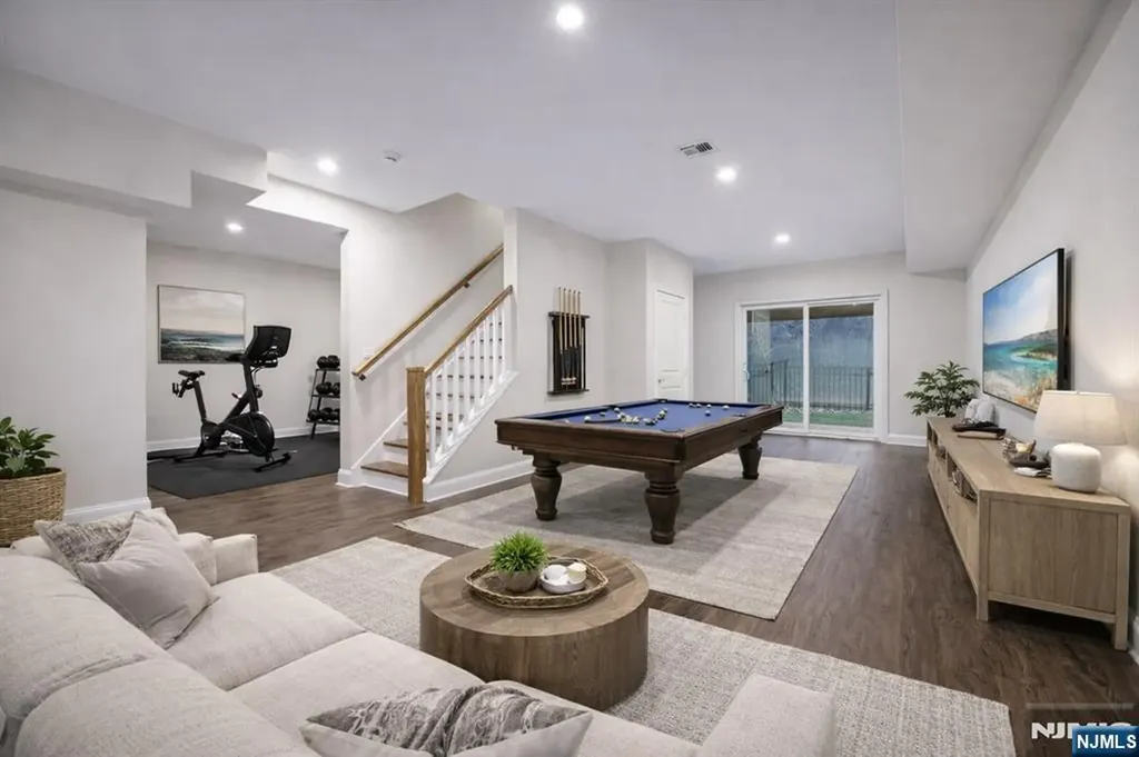 18 Birdie Lane Boonton Town NJ 07005