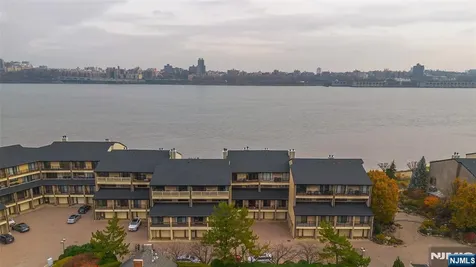 1225 River Road Edgewater NJ 07020