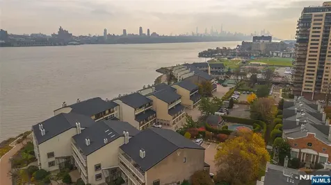 1225 River Road Edgewater NJ 07020