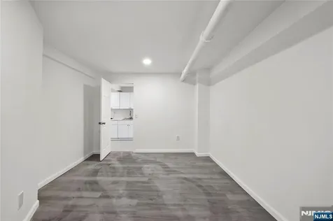 160 17th Avenue Paterson NJ 07504