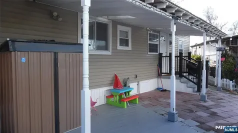 48 Helen Drive Moonachie NJ 07074