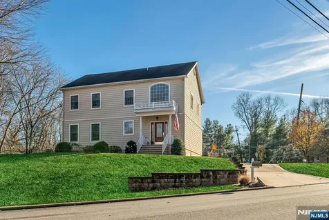 500 Blue Hill Terrace Franklin Lakes NJ 07417