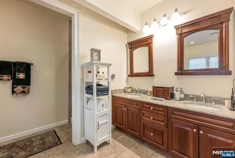 500 Blue Hill Terrace Franklin Lakes NJ 07417