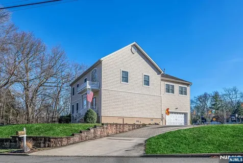 500 Blue Hill Terrace Franklin Lakes NJ 07417