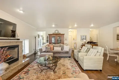 500 Blue Hill Terrace Franklin Lakes NJ 07417