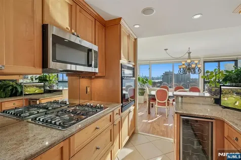 5 Horizon Road Fort Lee NJ 07024