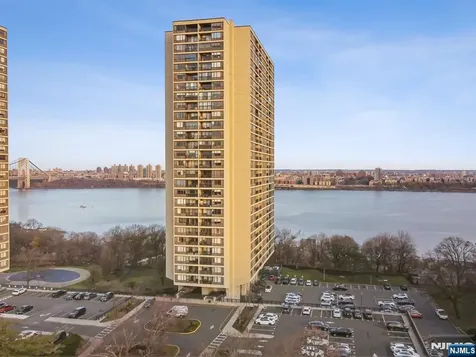 5 Horizon Road Fort Lee NJ 07024