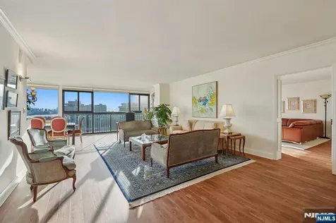 5 Horizon Road Fort Lee NJ 07024