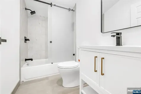 829 Boulevard East Weehawken NJ 07086