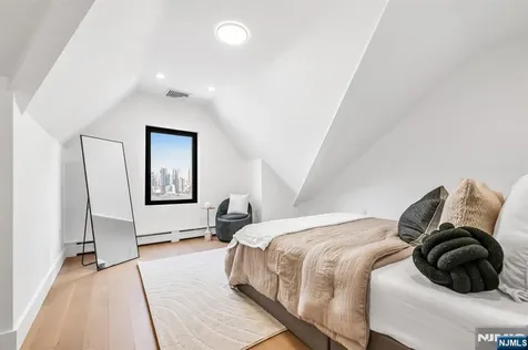 829 Boulevard East Weehawken NJ 07086