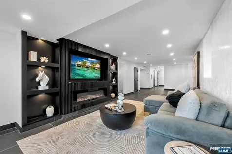 829 Boulevard East Weehawken NJ 07086
