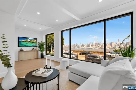 829 Boulevard East Weehawken NJ 07086