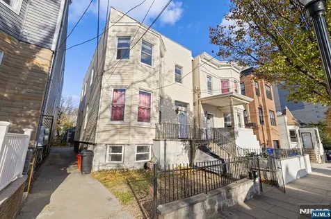 124 18th Street Union City NJ 07087