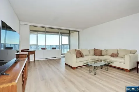 6 Horizon Road Fort Lee NJ 07024