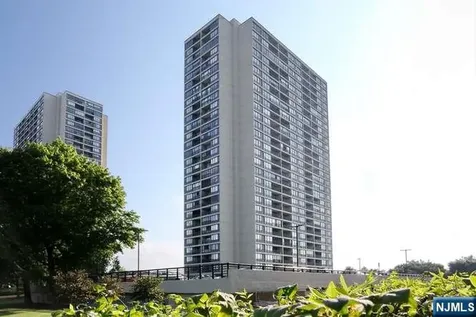 6 Horizon Road Fort Lee NJ 07024