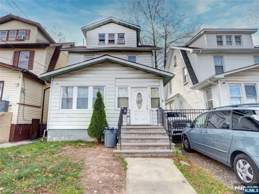 77 Delmar Place Irvington NJ 07111