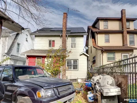 77 Delmar Place Irvington NJ 07111