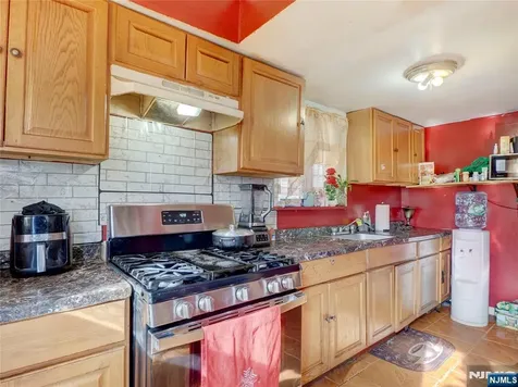 77 Delmar Place Irvington NJ 07111