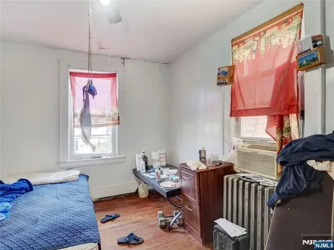 77 Delmar Place Irvington NJ 07111