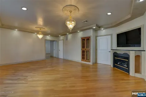 118 14th Street Prospect Park NJ 07508