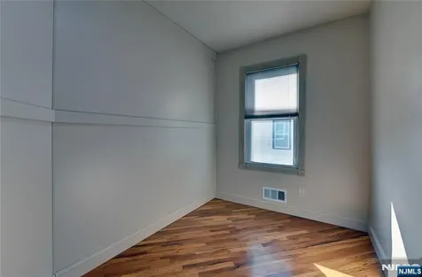 118 14th Street Prospect Park NJ 07508