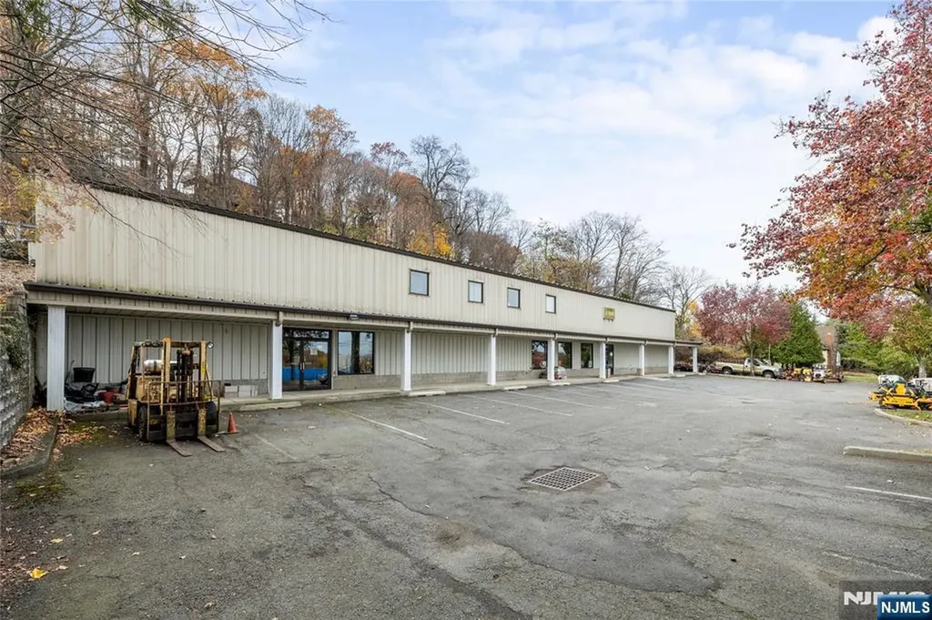 1190 Pompton Avenue Cedar Grove NJ 07009