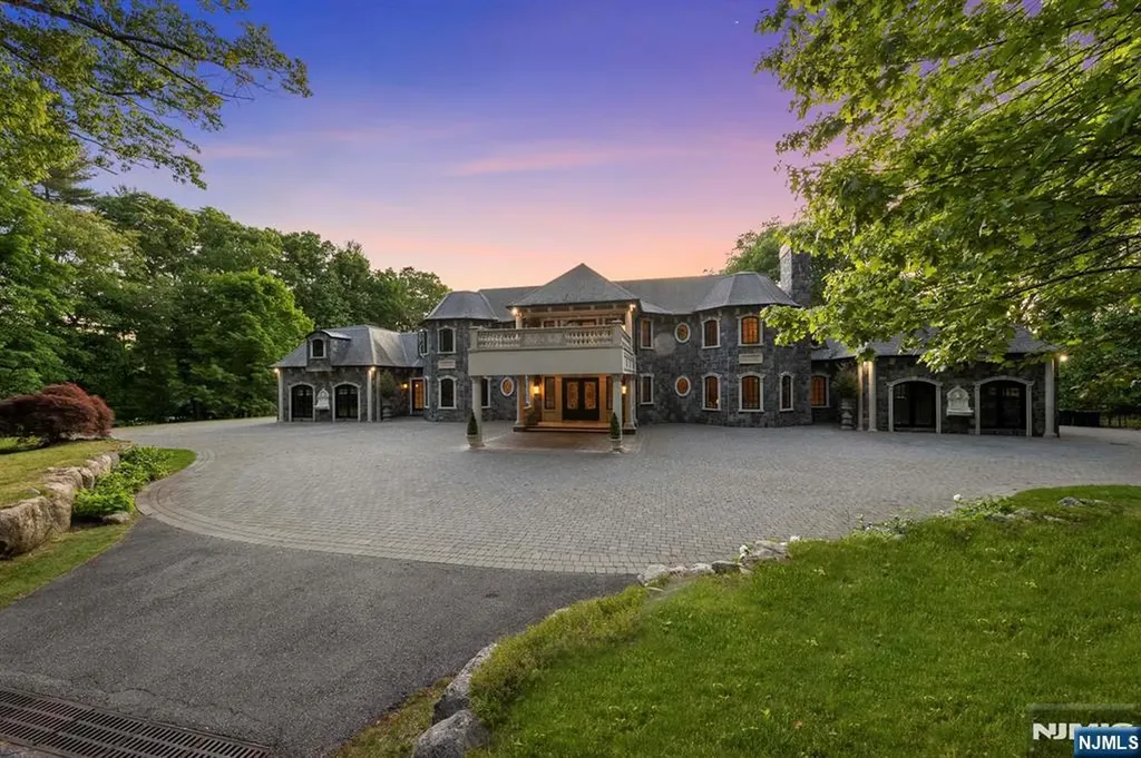 105 Chestnut Ridge Road Saddle River NJ 07458