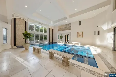 105 Chestnut Ridge Road Saddle River NJ 07458