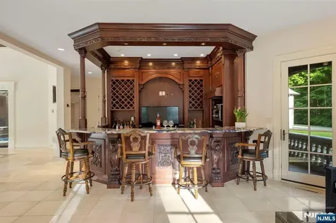 105 Chestnut Ridge Road Saddle River NJ 07458
