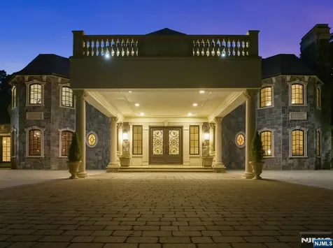 105 Chestnut Ridge Road Saddle River NJ 07458