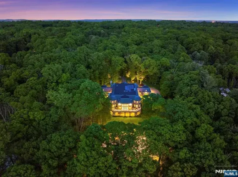 105 Chestnut Ridge Road Saddle River NJ 07458