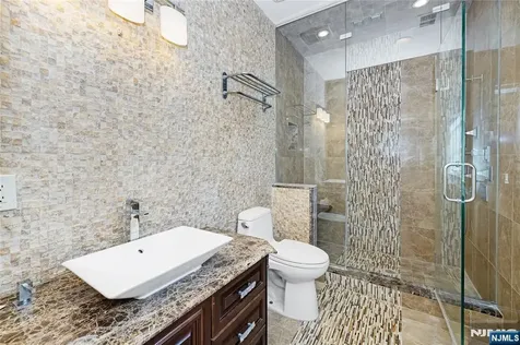 105 Chestnut Ridge Road Saddle River NJ 07458