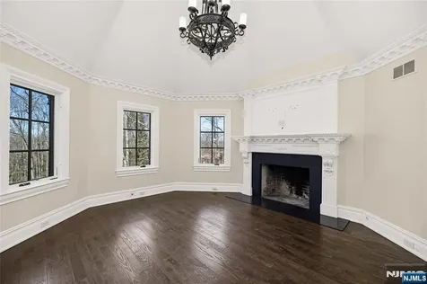105 Chestnut Ridge Road Saddle River NJ 07458