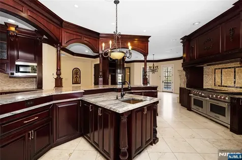 105 Chestnut Ridge Road Saddle River NJ 07458