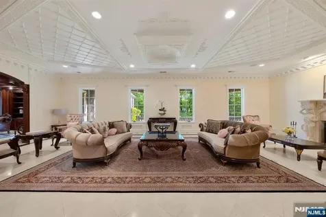 105 Chestnut Ridge Road Saddle River NJ 07458