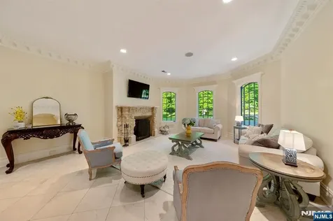 105 Chestnut Ridge Road Saddle River NJ 07458