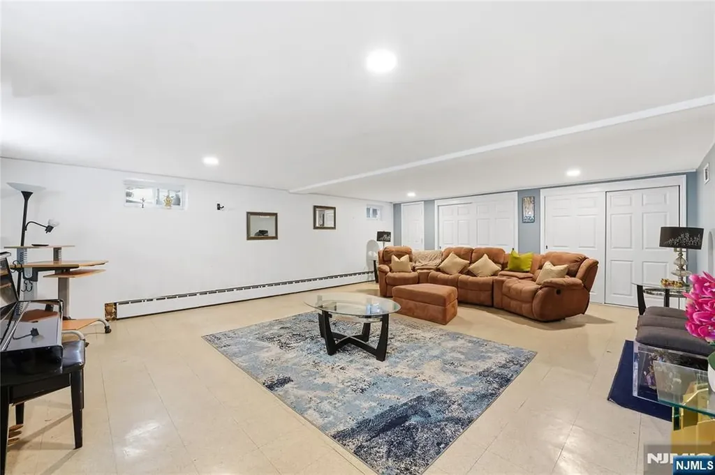 175 Weaver Avenue Bloomfield NJ 07003