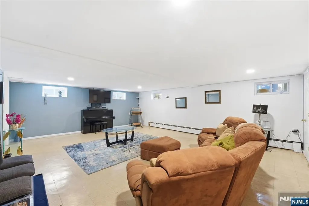 175 Weaver Avenue Bloomfield NJ 07003