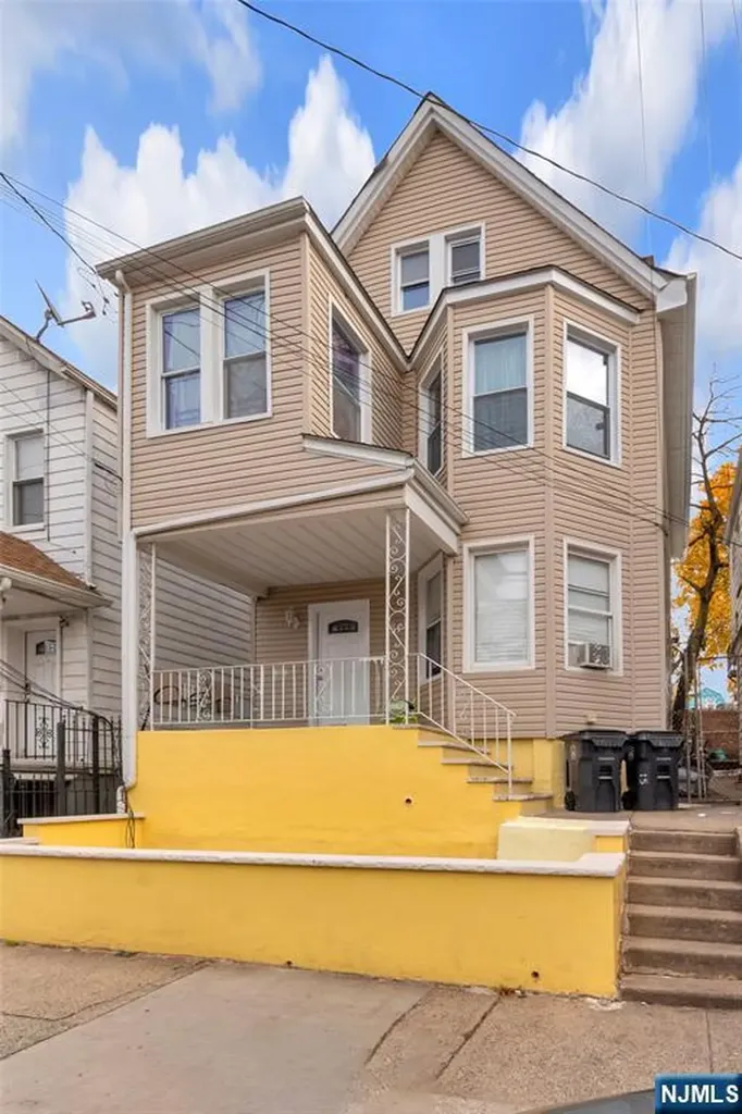 15 Highland Avenue Newark NJ 07104