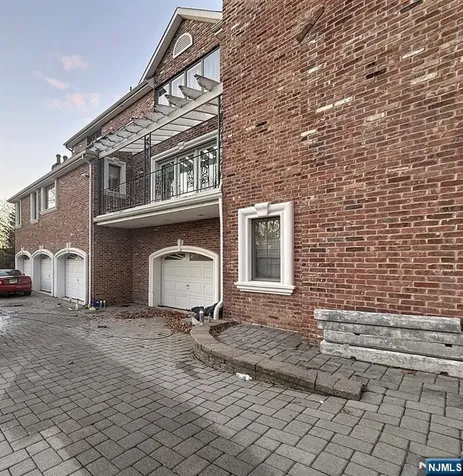 19 Powder Hill Road Saddle River NJ 07458