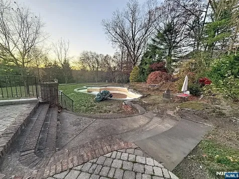 19 Powder Hill Road Saddle River NJ 07458