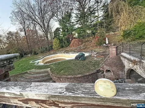 19 Powder Hill Road Saddle River NJ 07458